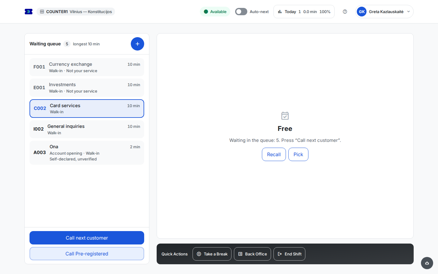 Operator console in the idle state: the header with the window, status, Auto-next, Today and account controls; the waiting queue on the left with the Call next customer and Call Pre-registered buttons at its bottom; the free ticket card with Recall and Pick on the right, and the Quick Actions strip under it